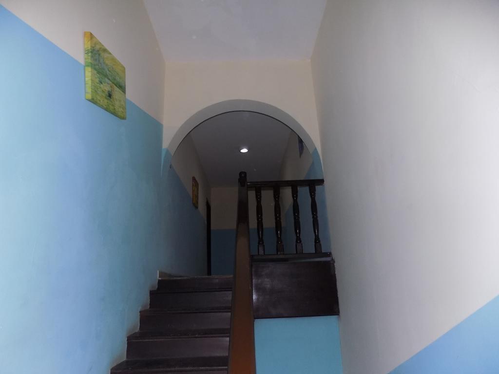 Posh Apartments And Hotel อีเคจา ภายนอก รูปภาพ