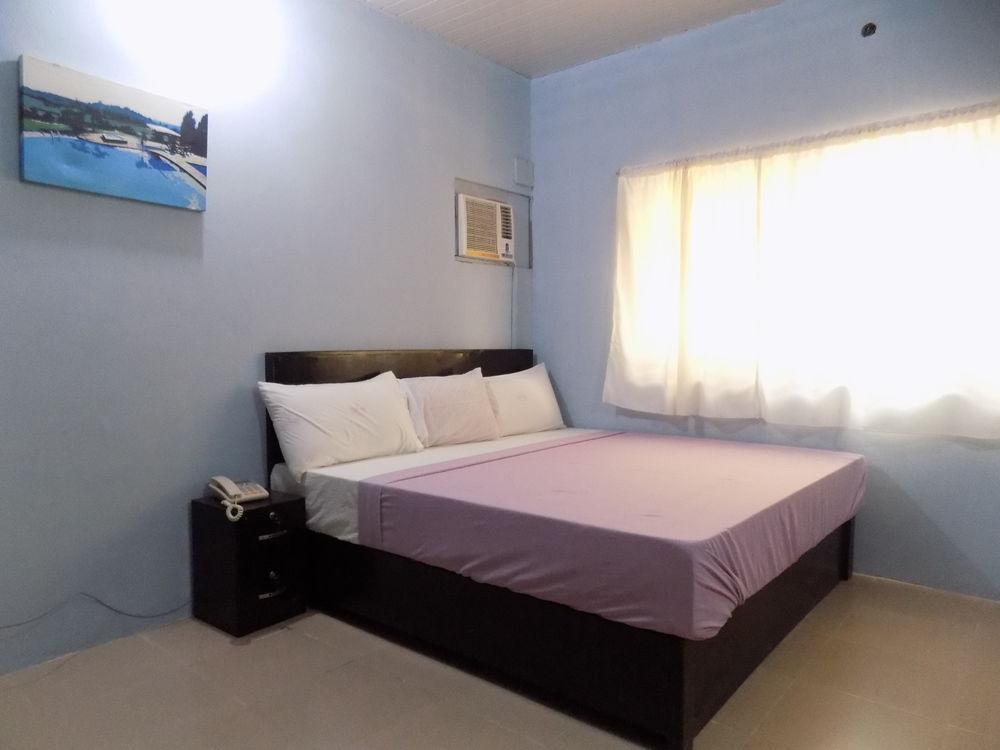 Posh Apartments And Hotel อีเคจา ภายนอก รูปภาพ
