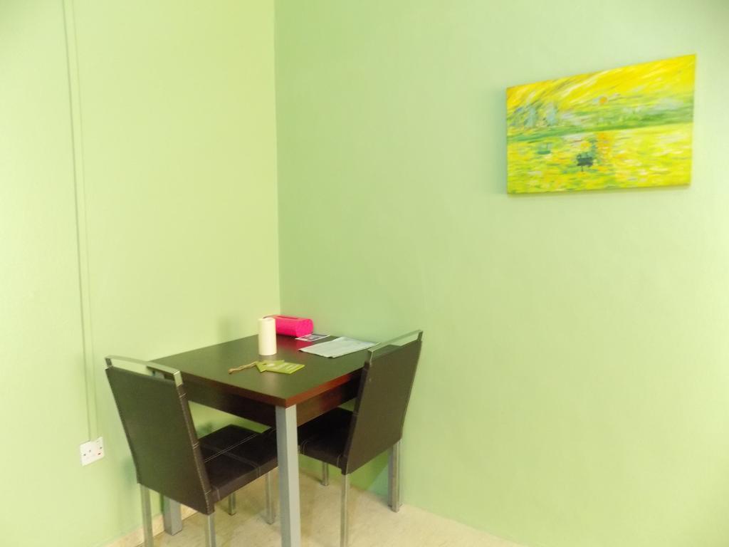 Posh Apartments And Hotel อีเคจา ภายนอก รูปภาพ