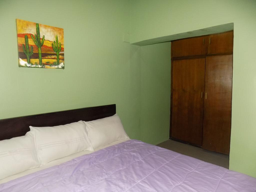 Posh Apartments And Hotel อีเคจา ภายนอก รูปภาพ