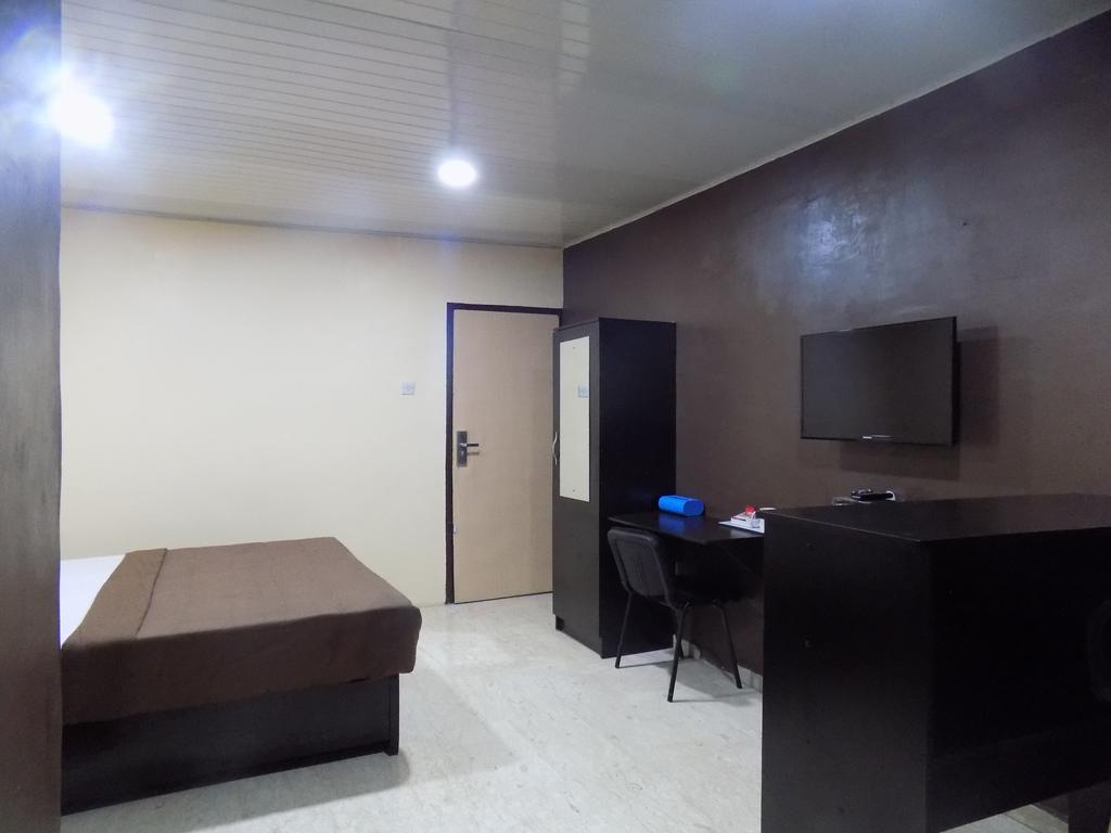 Posh Apartments And Hotel อีเคจา ภายนอก รูปภาพ