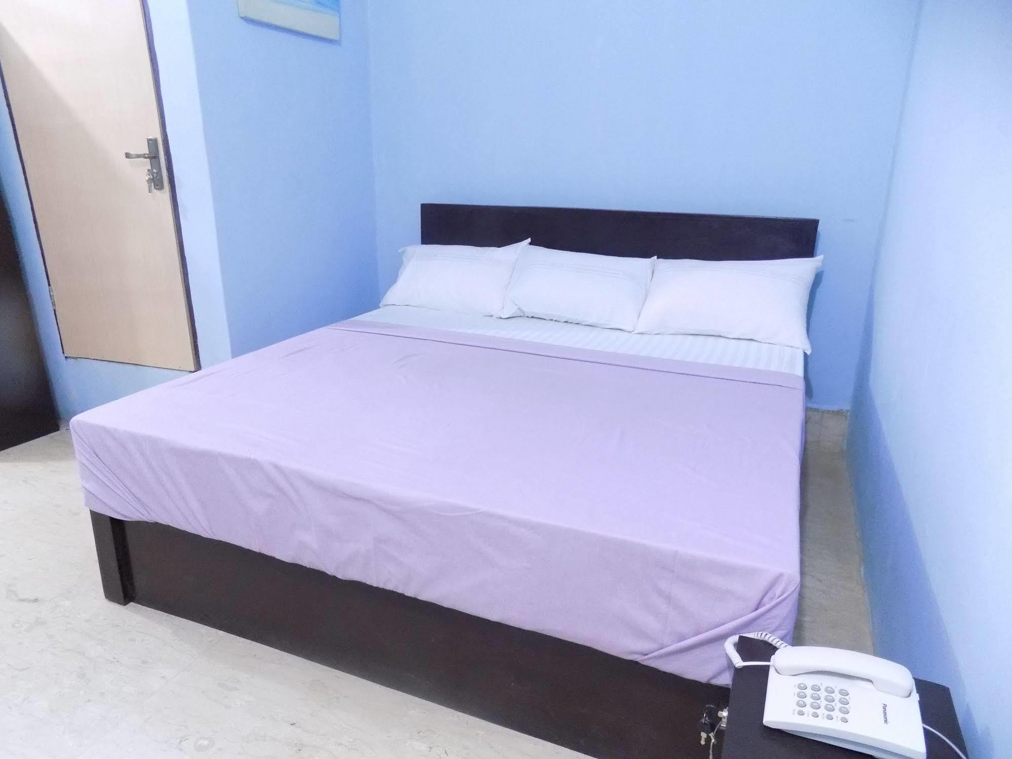 Posh Apartments And Hotel อีเคจา ภายนอก รูปภาพ